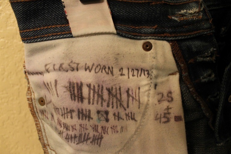 Fade tally marks on pocket UB221
