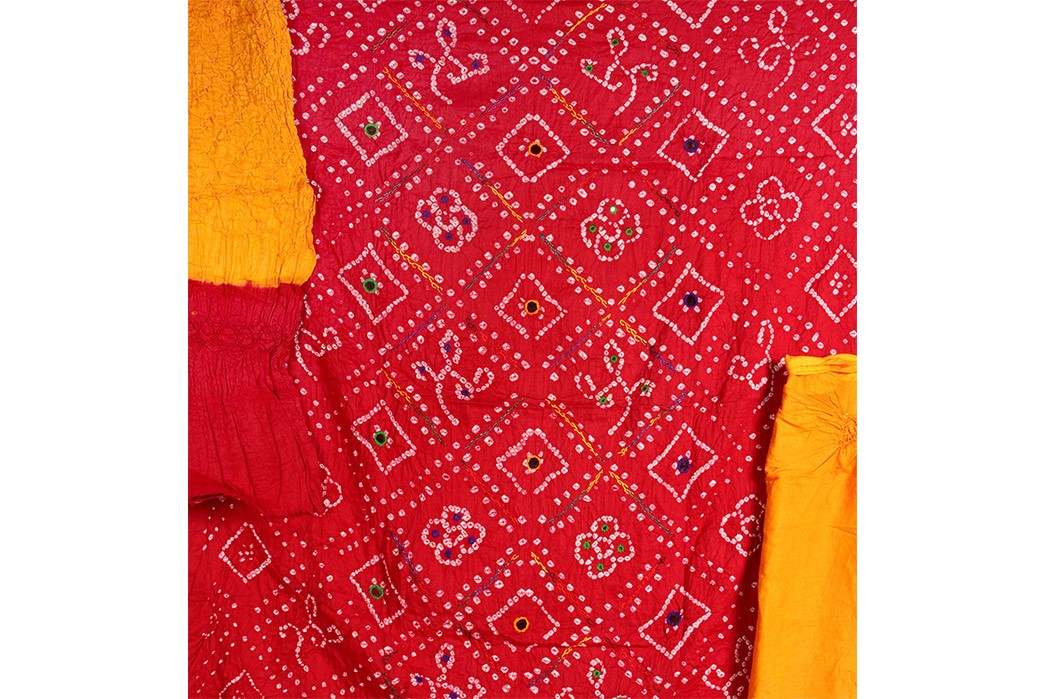The-History-of-the-Bandana-Example-of-Indian-bandhani-fabric.-Image-via-India-Art