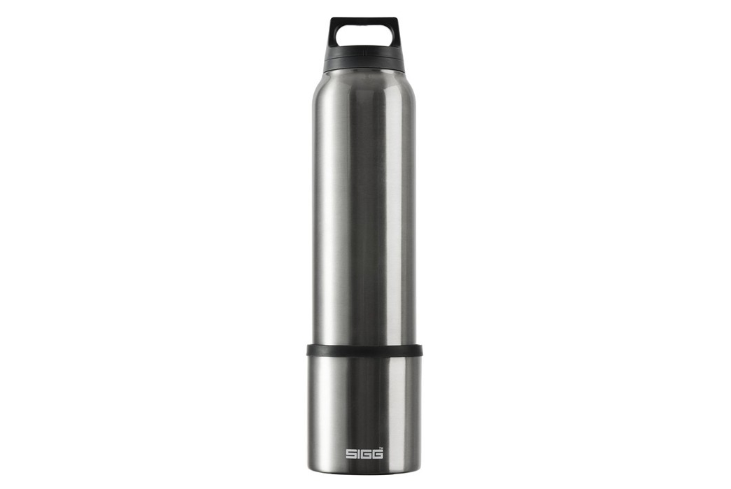 vacuum-insulated-metal-water-bottles-five-plus-one-3-sigg-1-0l-hot-cold-in-smoked-pearl