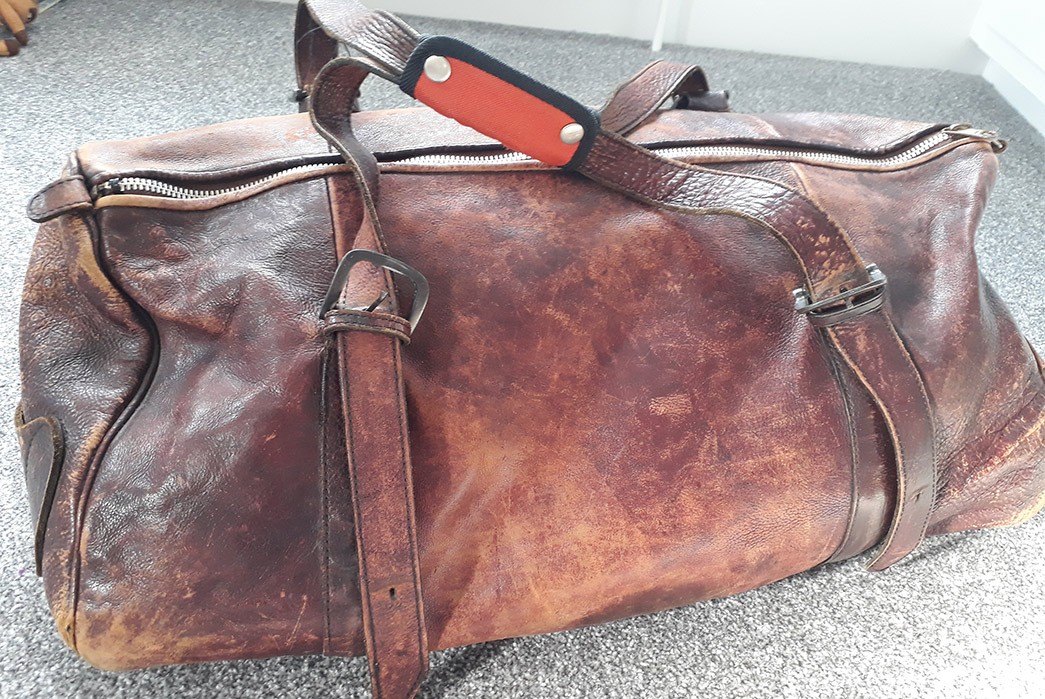 Vintage Leather Bag (33 Years) - Fade of the Day