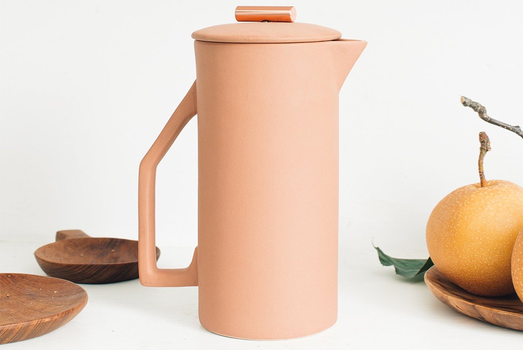 https://www.heddels.com/wp-content/uploads/2018/03/french-presses-five-plus-one-4-yield-ceramic-french-press-in-sand.jpg