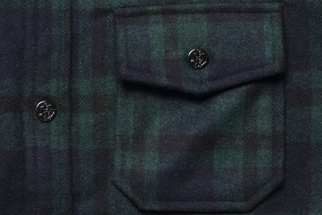 What's the visible difference between flap pockets and welt