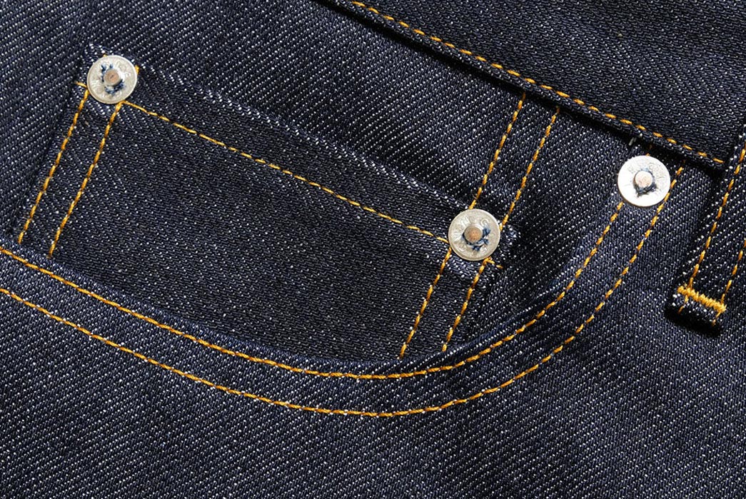CINGLE's Beak Jeans Have Stretch Fibers at Points of Movement